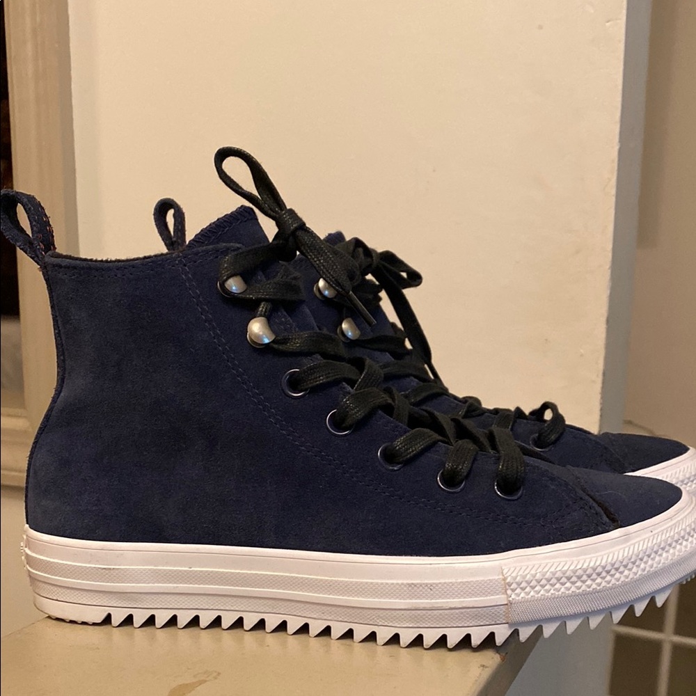 Converse - Picture 2 of 3